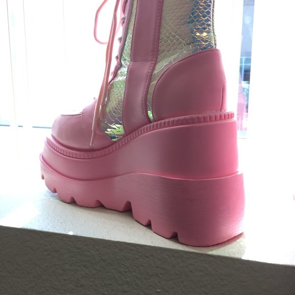 PRE LOVED - Cape Robbin Pink Poison Platforms Boots in Pink/9 - SH217 - Picture 2 of 7